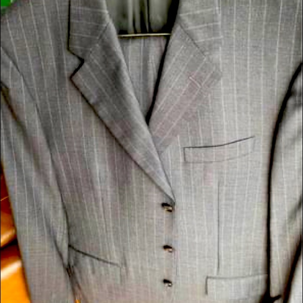 Men’s Italian pinstripe suite 52R (42R)